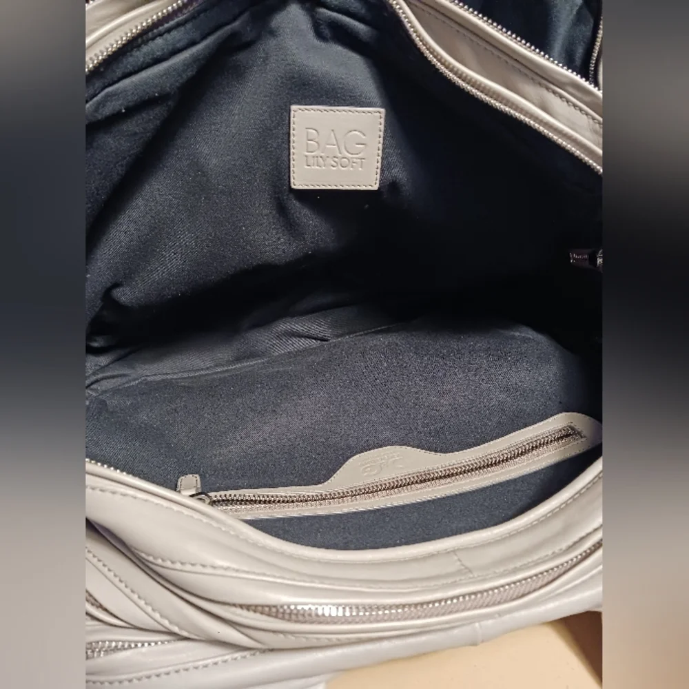 D&G LILLY SOFT gray, or taupe color travel bag - Picture 14 of 16